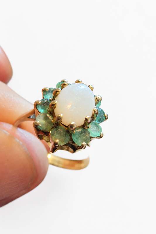 Vintage 1994 9ct Gold White Opal & Emerald Cluster Ring – Size L