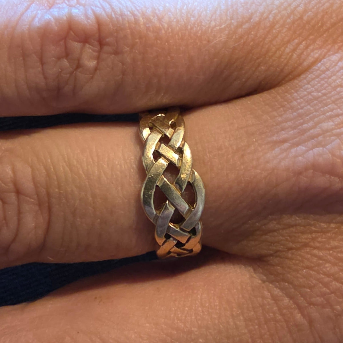 9ct Yellow Gold Celtic Knot Ring – Size Q