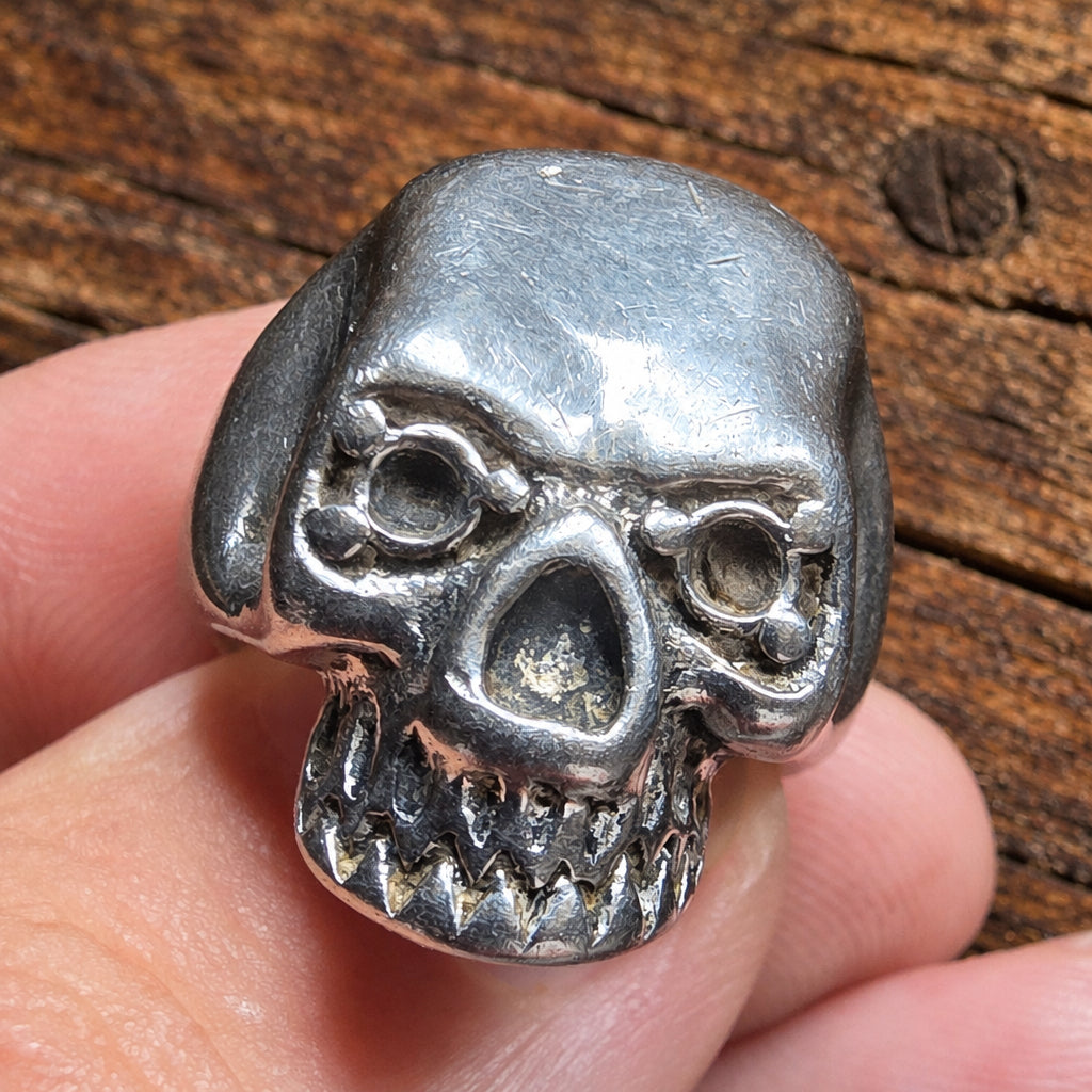 One-Off Detailed Silver Skull Ring – Size N