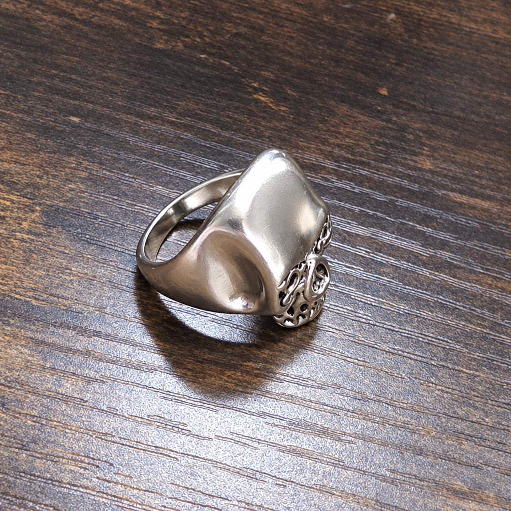One-Off Detailed Silver Skull Ring – Size N