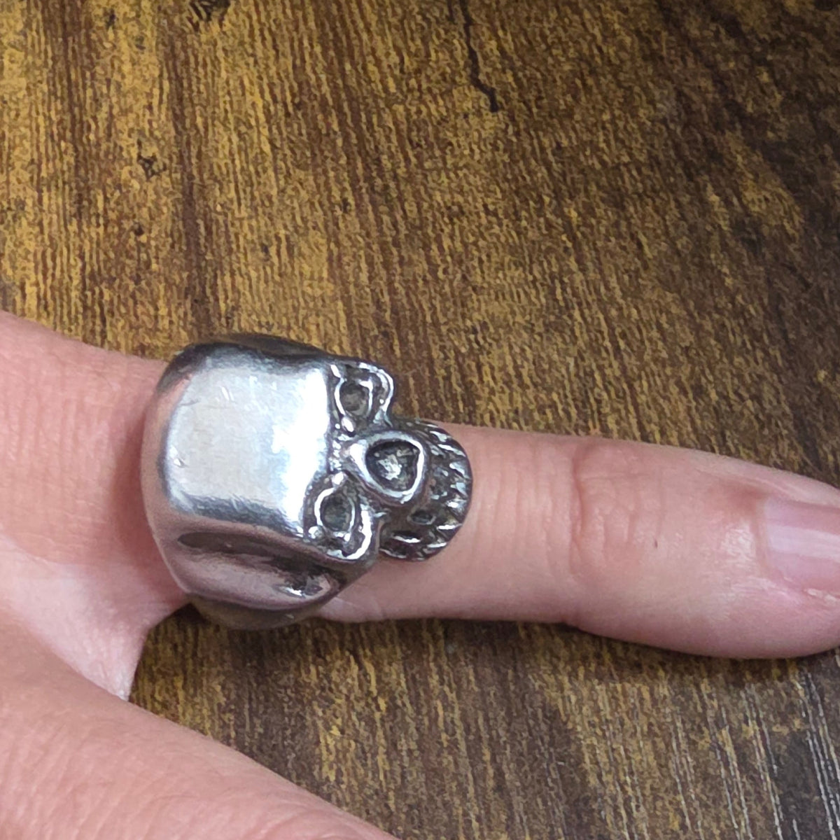 One-Off Detailed Silver Skull Ring – Size N