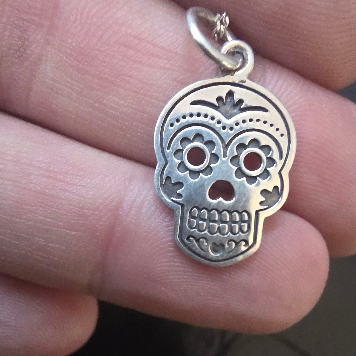 925 Silver Sugar Skull Pendant with 18.5-Inch Silver Chain