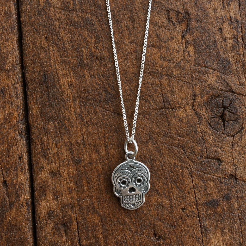925 Silver Sugar Skull Pendant with 18.5-Inch Silver Chain