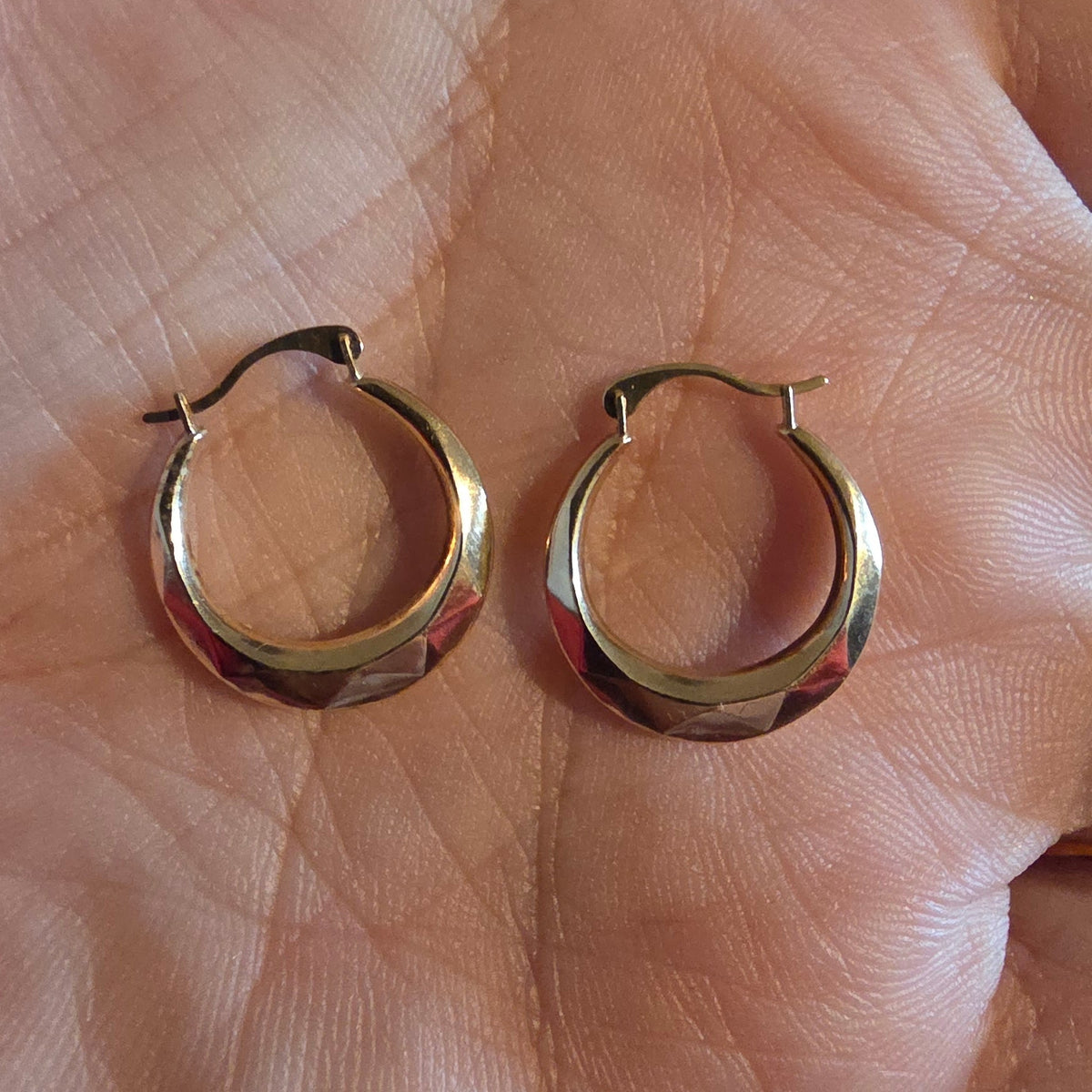 9ct Gold Faceted Tapered Hoop Earrings