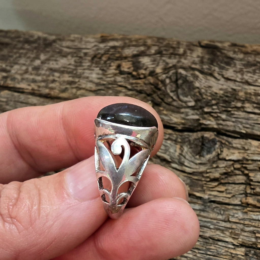 925 Sterling Silver Oval Labradorite Cabochon Ring – Size O