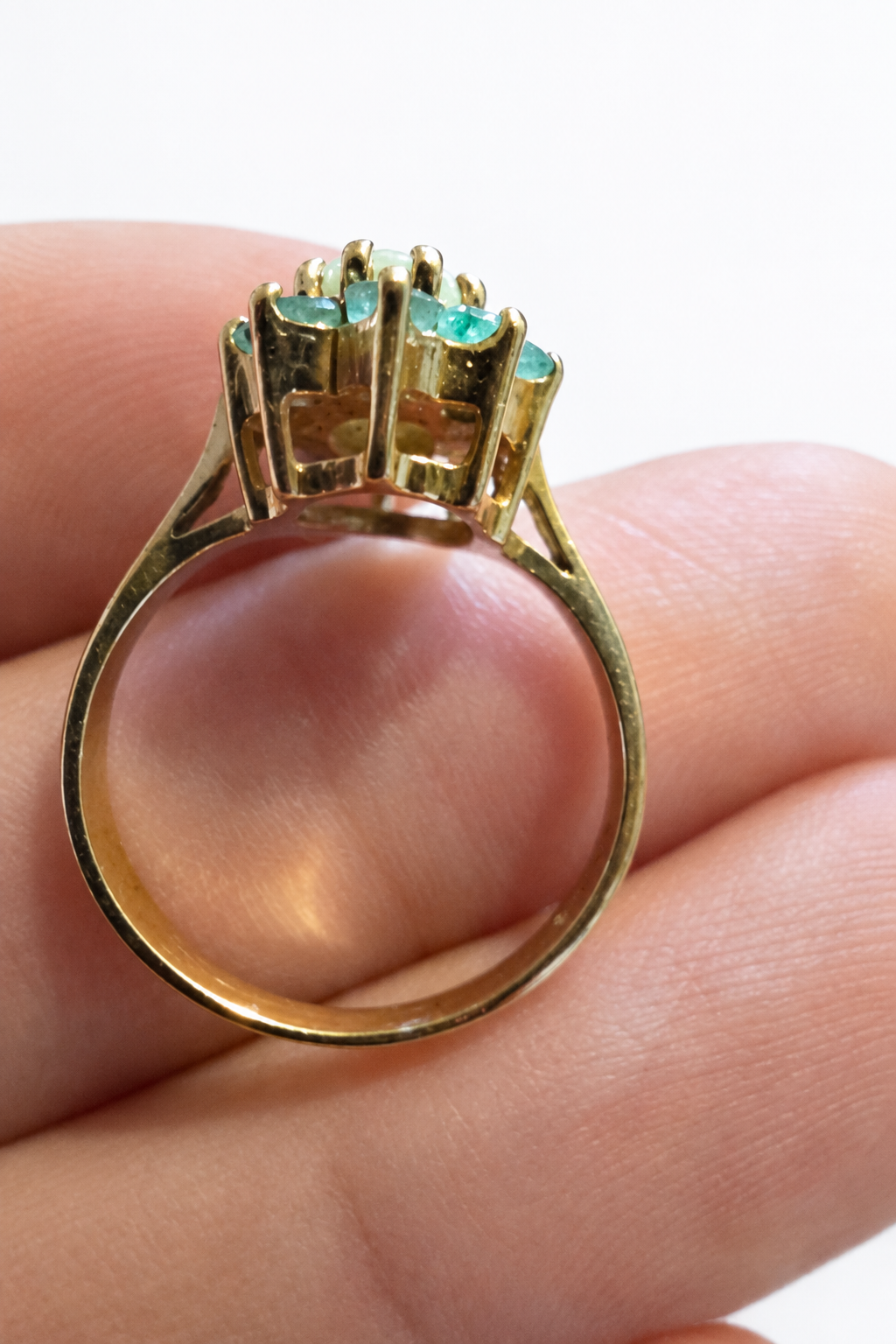 Vintage 1994 9ct Gold White Opal & Emerald Cluster Ring – Size L
