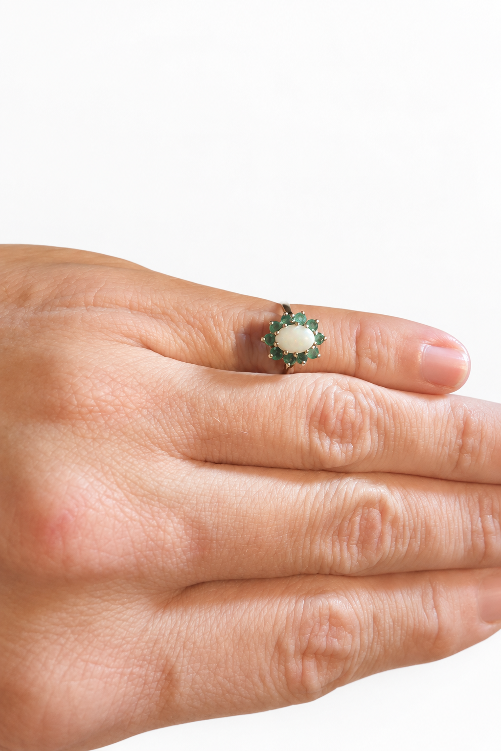 Vintage 1994 9ct Gold White Opal & Emerald Cluster Ring – Size L