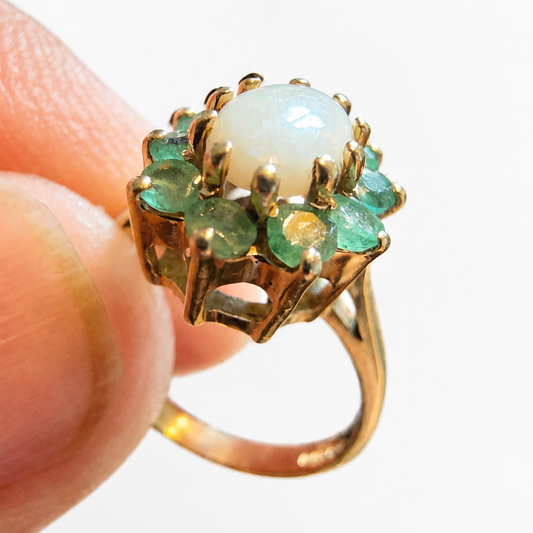 Vintage 1994 9ct Gold White Opal & Emerald Cluster Ring – Size L